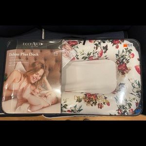 Deluxe+ Dock - La Vie en Rose